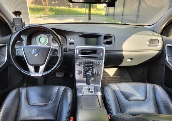 Volvo S60 cena 45900 przebieg: 204600, rok produkcji 2011 z Chrzanów małe 67